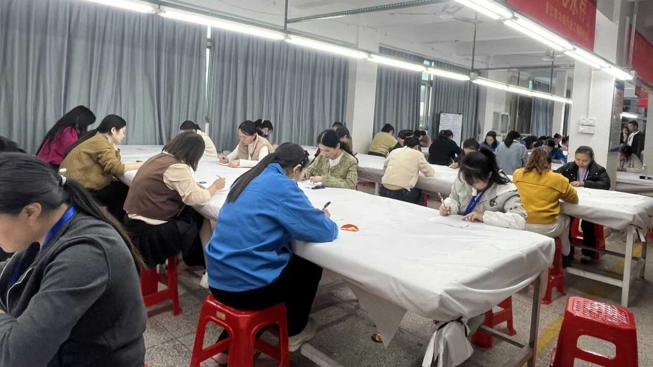 20260227082018-69a153c26ab9c.jpg 福建省泉州市制伞行业职工职业技能竞赛举行