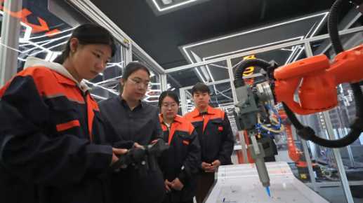 20260227082210-69a154320ef4c.jpg 辽宁鞍山把招聘直播间搬进企业生产线