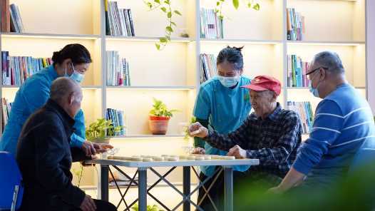 20260227083237-69a156a507be4.jpg 养老人才“荒”如何破?