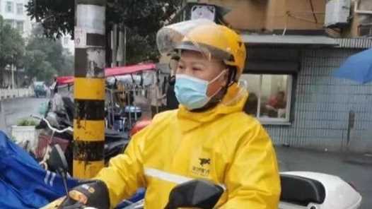 20260227083416-69a1570892cdf.jpg 千万“小哥”跑出职业发展加速度