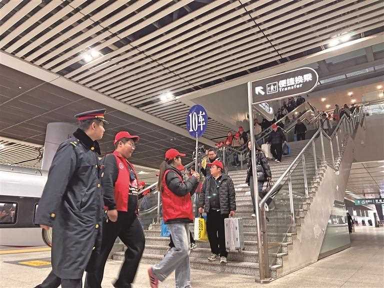 20260228043501-69a270758c19b.jpg 陕西西安“点对点”输送务工人员赴苏