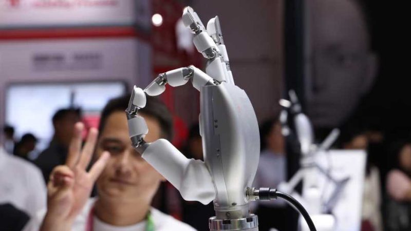 “人机协作”新岗位密集涌现 AI激活就业市场新动能网赚项目-副业赚钱-互联网创业-资源整合歪妹网赚