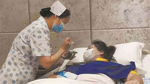 陪拍、陪爬、陪诊……“陪伴职业”如何实现规范化发展？网赚项目-副业赚钱-互联网创业-资源整合歪妹网赚