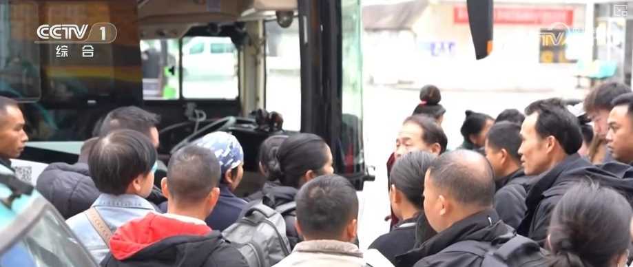 稳岗就业惠民生 暖心举措助力务工人员从“家门口”直达“厂门口”